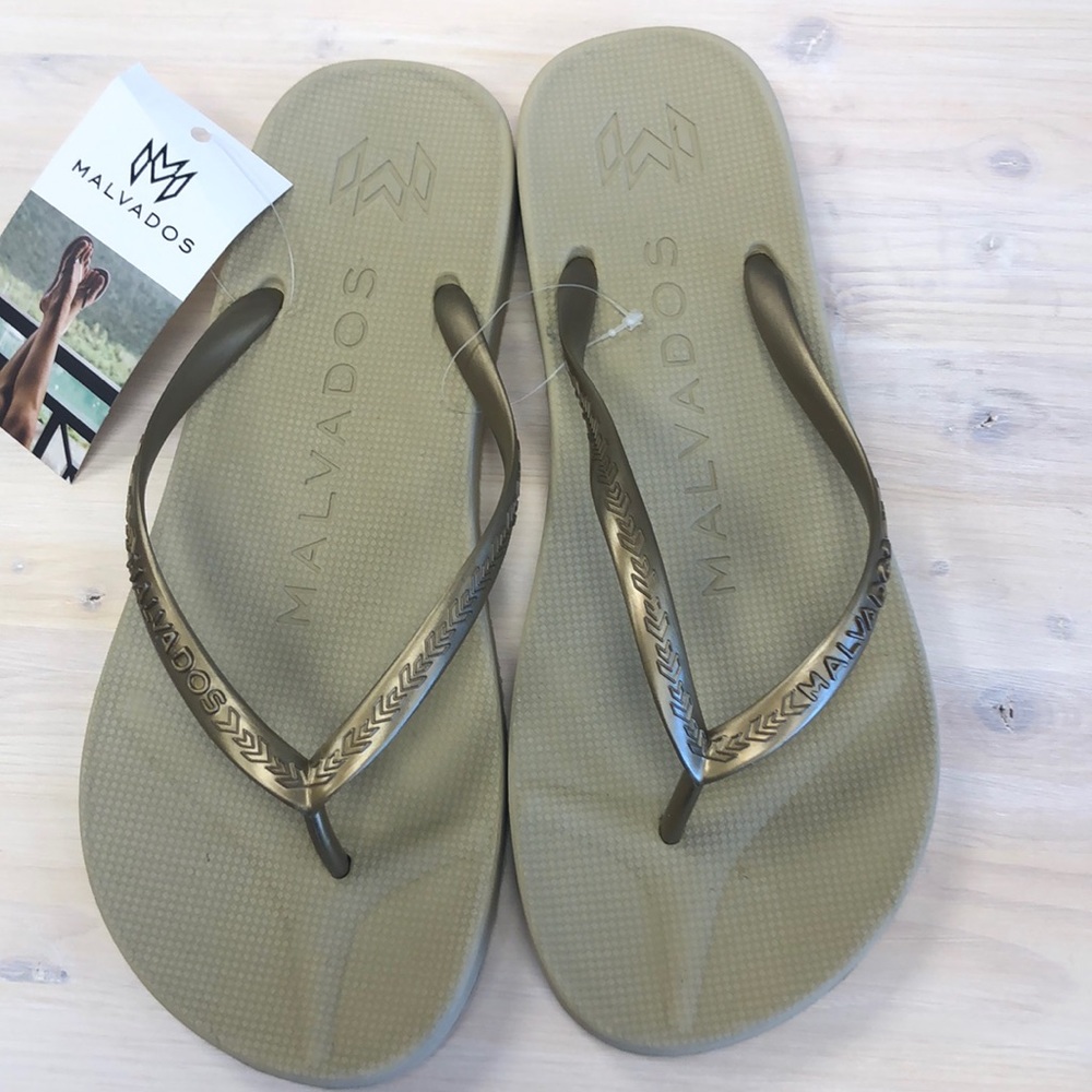 Malvados flip flops NWT